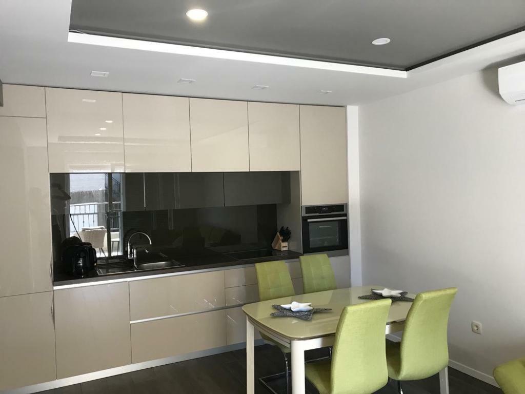 Modern New Apartment In Makarska Exterior photo
